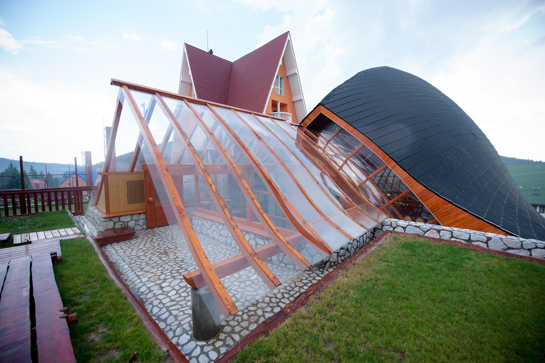 four seasons hotel polikarbonát fedés