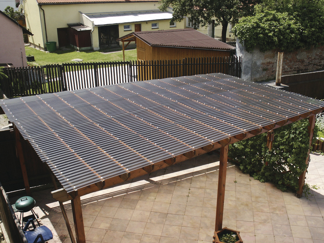 polikarbonát trapézlemez pergola lecsavarozás referencia